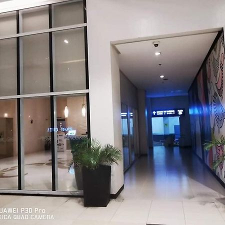 Staycation Condotel @150Newport Pasay City Manilla Buitenkant foto